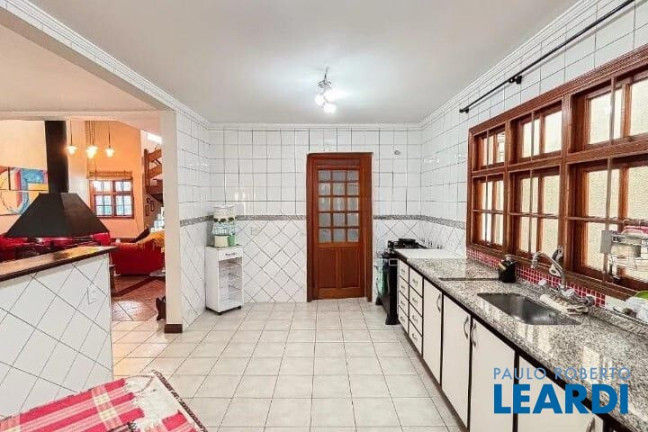 Imagem Sobrado com 3 Quartos à Venda, 338 m² em Campestre - Santo André