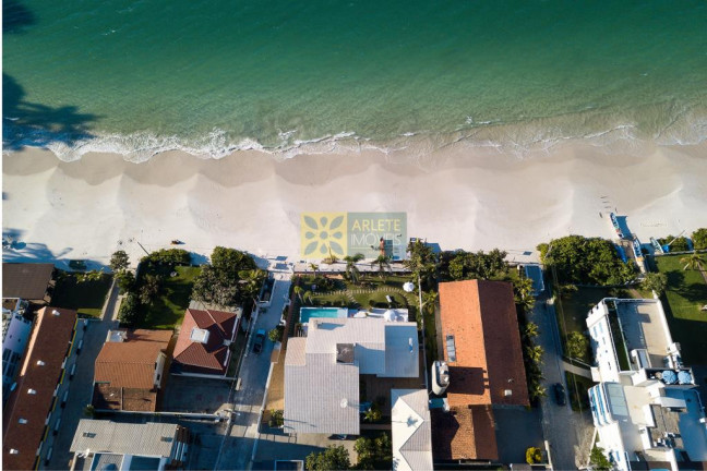 Imagem Casa com 6 Quartos para Alugar ou Temporada, 805 m² em Centro - Bombinhas Imagem Casa com 6 Quartos para Alugar ou Temporada, 805 m² em Centro - Bombinhas