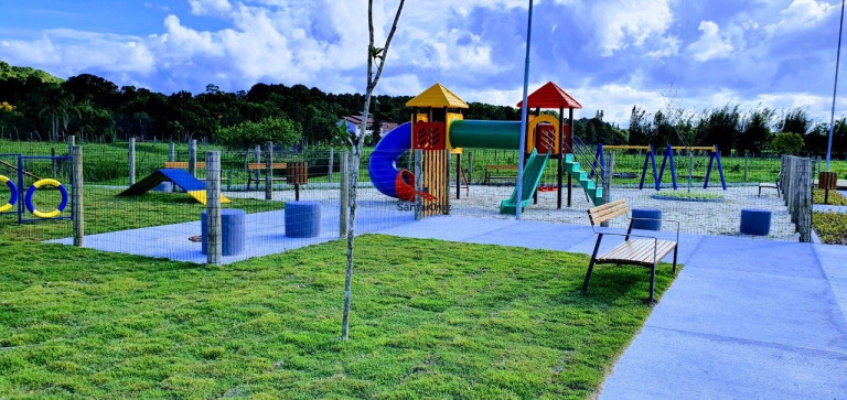 Imagem Terreno à Venda, 360 m² em Canasvieiras - Florianópolis Imagem Terreno à Venda, 360 m² em Canasvieiras - Florianópolis