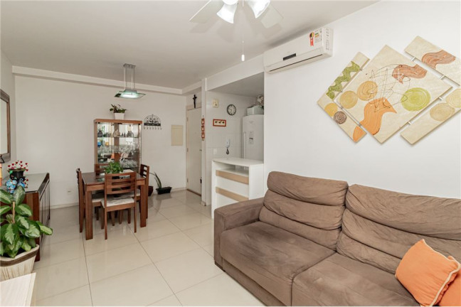 Imagem Imóvel com 3 Quartos à Venda,  em Vila Ipiranga - Porto Alegre