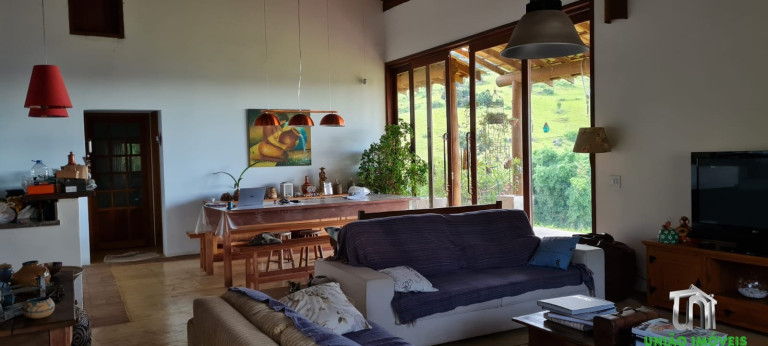 Imagem Imóvel com 3 Quartos à Venda, 612 m² em Pedra Bela - Pedra Bela