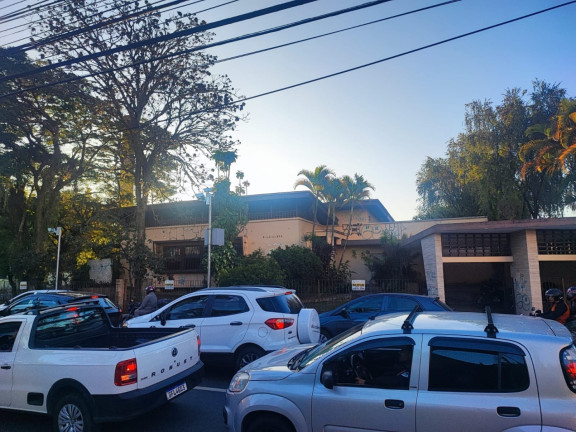 Casa com 3 Quartos para Alugar, 450 m² em Centro - Taubaté