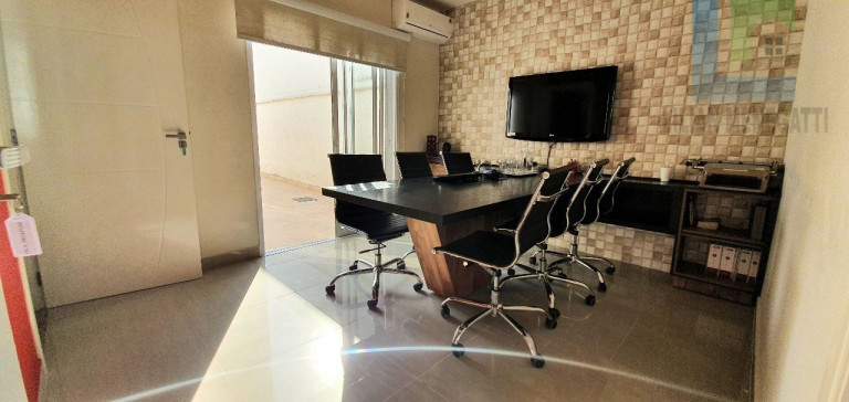 Casa com 5 Quartos à Venda, 250 m² em Vila Das Hortencias - Jundiaí