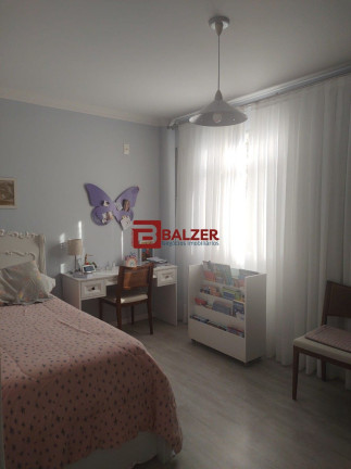 Imagem Apartamento com 3 Quartos à Venda, 121 m² em Centro - Florianópolis Imagem Apartamento com 3 Quartos à Venda, 121 m² em Centro - Florianópolis