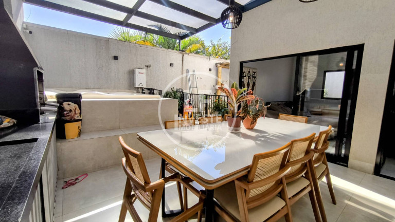 Imagem Casa com 3 Quartos à Venda, 300 m² em Residencial Brisas Da Mata - Goiânia Imagem Casa com 3 Quartos à Venda, 300 m² em Residencial Brisas Da Mata - Goiânia