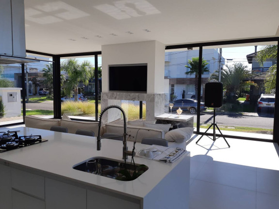 Imagem Casa com 4 Quartos à Venda, 204 m² em Marina - Xangri-lá Imagem Casa com 4 Quartos à Venda, 204 m² em Marina - Xangri-lá
