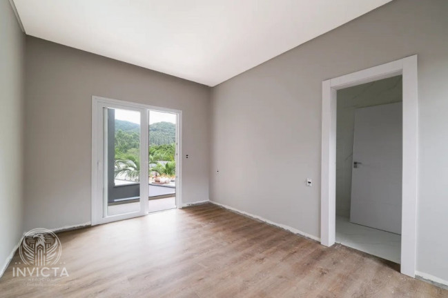 Imagem Casa com 4 Quartos à Venda, 100 m² em Ariribá - Balneário Camboriú Imagem Casa com 4 Quartos à Venda, 100 m² em Ariribá - Balneário Camboriú