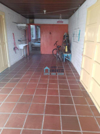 Imagem Casa com 4 Quartos à Venda, 450 m² em Centro - Balneário Pinhal Imagem Casa com 4 Quartos à Venda, 450 m² em Centro - Balneário Pinhal