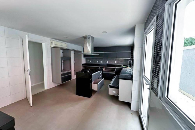 Imagem Casa de Condomínio com 6 Quartos para Alugar, 550 m² em Barra Da Tijuca - Rio De Janeiro Imagem Casa de Condomínio com 6 Quartos para Alugar, 550 m² em Barra Da Tijuca - Rio De Janeiro