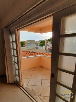 Imagem Imóvel com 3 Quartos à Venda, 300 m² em Jardim Santa Teresa - Jundiaí