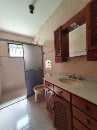 Imagem Casa com 3 Quartos à Venda, 180 m² em Camobi - Santa Maria