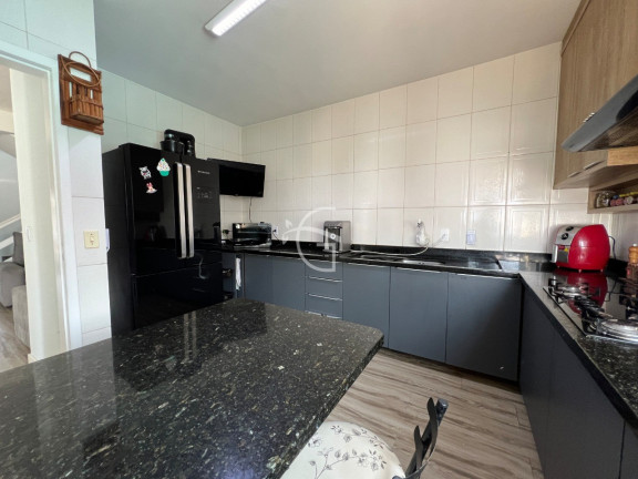 Imagem Sobrado com 3 Quartos à Venda, 230 m² em Boa Vista - Joinville