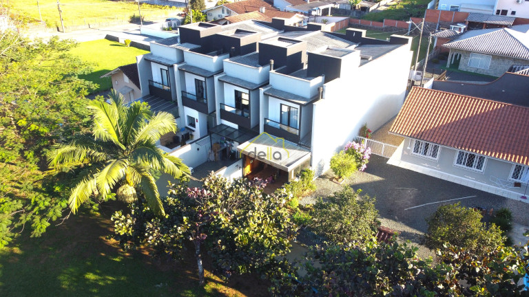 Imagem Casa com 3 Quartos à Venda, 148 m² em Saguaçu - Joinville Imagem Casa com 3 Quartos à Venda, 148 m² em Saguaçu - Joinville