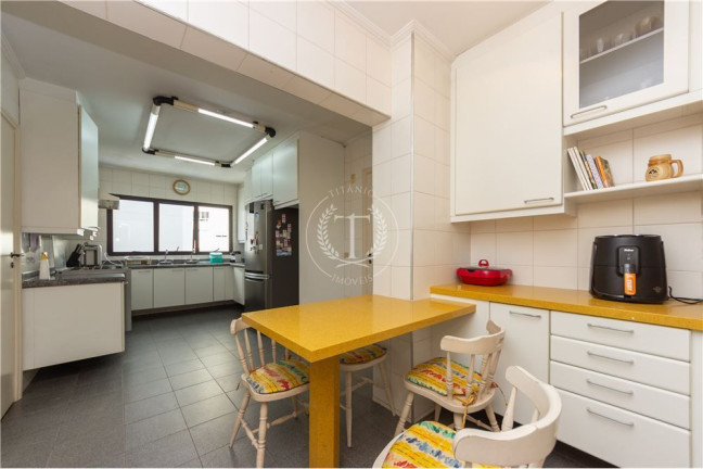 Imagem Apartamento com 4 Quartos à Venda, 270 m² em São Paulo