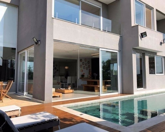 Imagem Casa à Venda, em Chácara Dos Lagos - Carapicuíba Imagem Casa à Venda, em Chácara Dos Lagos - Carapicuíba