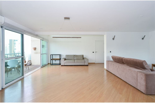 Imagem Imóvel com 2 Quartos à Venda, em Moema - São Paulo Imagem Imóvel com 2 Quartos à Venda, em Moema - São Paulo
