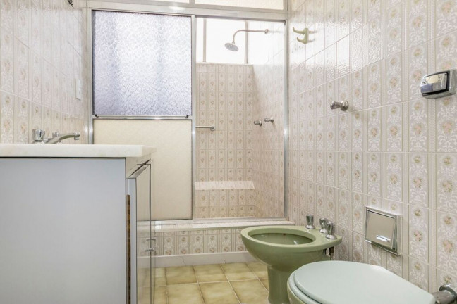 Imagem Imóvel com 2 Quartos à Venda, 81 m² em Cidade Baixa - Porto Alegre Imagem Imóvel com 2 Quartos à Venda, 81 m² em Cidade Baixa - Porto Alegre