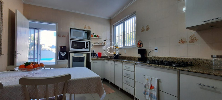 Imagem Casa com 3 Quartos à Venda, 180 m² em Camobi - Santa Maria Imagem Casa com 3 Quartos à Venda, 180 m² em Camobi - Santa Maria