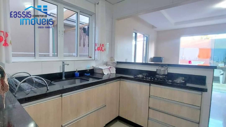 Imagem Casa com 3 Quartos à Venda, em Emiliano Perneta - Pinhais Imagem Casa com 3 Quartos à Venda, em Emiliano Perneta - Pinhais