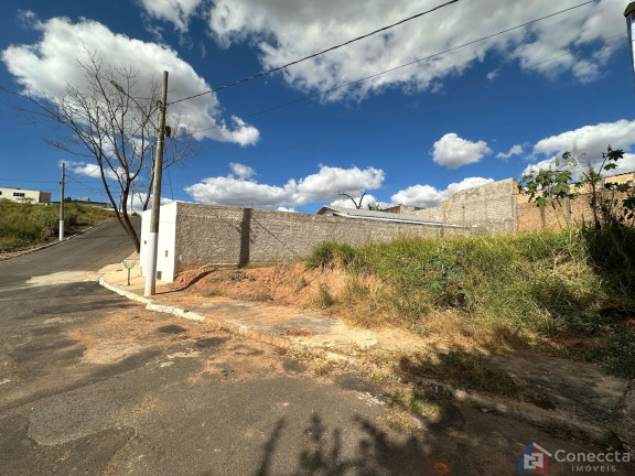Imagem Terreno à Venda, 303 m² em Copacabana - Patos De Minas Imagem Terreno à Venda, 303 m² em Copacabana - Patos De Minas