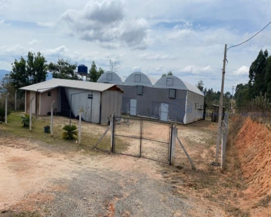 Chácara à Venda, 140 m² em Bairro Dos Silvas - Morungaba