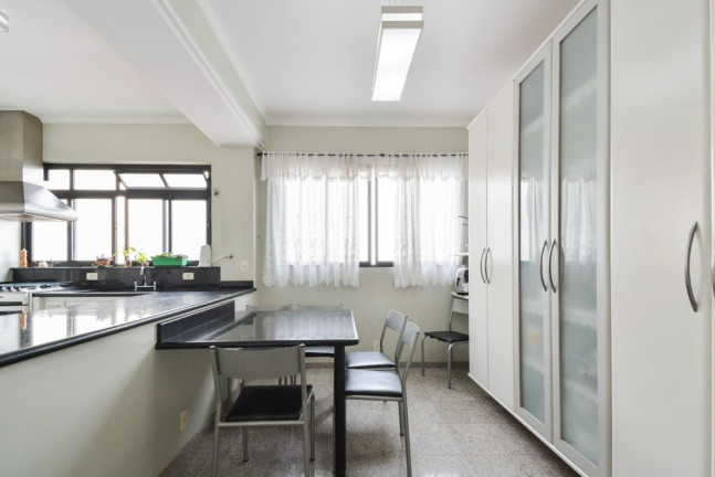 Imagem Imóvel com 3 Quartos à Venda, 230 m² em Morro Dos Ingleses - São Paulo