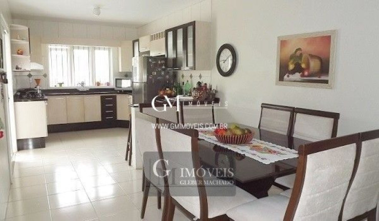 Imagem Casa com 5 Quartos à Venda, 326 m² em Praia Da Cal - Torres Imagem Casa com 5 Quartos à Venda, 326 m² em Praia Da Cal - Torres