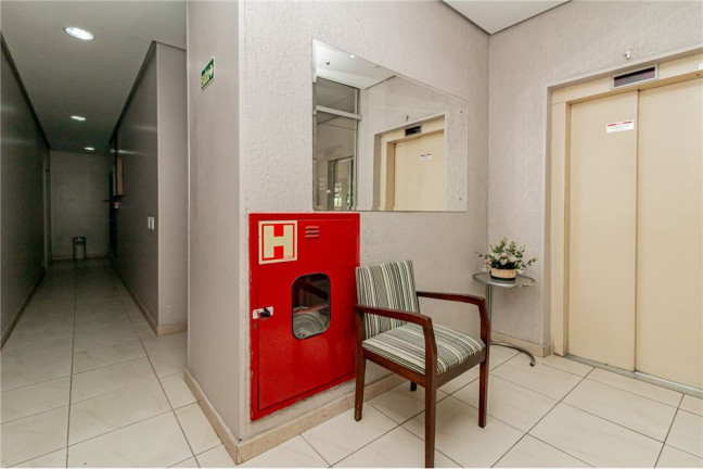 Imagem Imóvel com 2 Quartos à Venda, em Jardim Planalto - Porto Alegre Imagem Imóvel com 2 Quartos à Venda, em Jardim Planalto - Porto Alegre