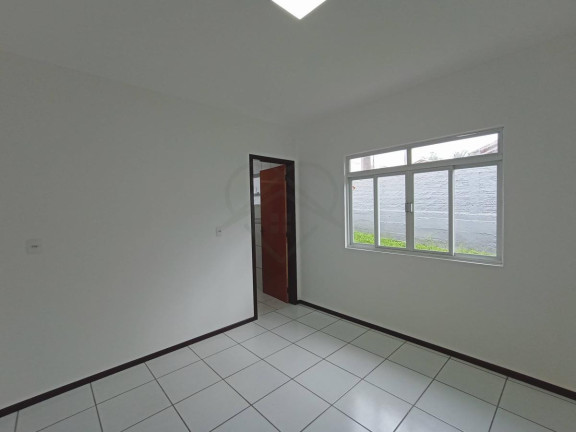 Imagem Casa com 3 Quartos à Venda, 375 m²