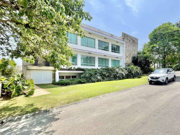 Casa de Condomínio com 6 Quartos à Venda,  em Golf Gardens - Carapicuíba