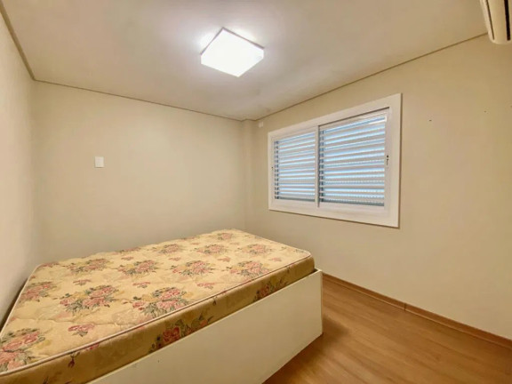 Imagem Casa com 7 Quartos à Venda, 425 m² em Meia Praia - Navegantes
