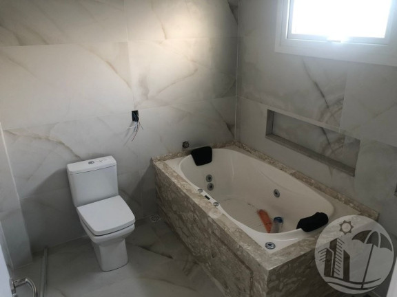 Imagem Casa com 3 Quartos à Venda, 240 m² em Santa Regina - Camboriú