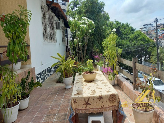 Imagem Casa com 4 Quartos à Venda, em Jardim Apipema - Salvador Imagem Casa com 4 Quartos à Venda, em Jardim Apipema - Salvador