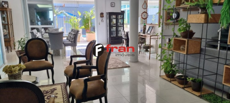 Imagem Casa com 5 Quartos à Venda, 329 m² em Santa Mônica - Florianópolis Imagem Casa com 5 Quartos à Venda, 329 m² em Santa Mônica - Florianópolis