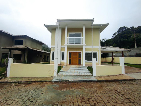 Casa com 4 Quartos para Alugar, 240 m² em Green Valleiy - Teresópolis