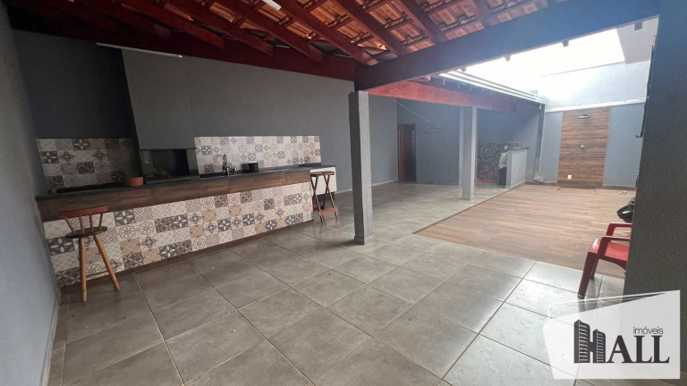 Imagem Casa com 3 Quartos à Venda, 178 m² em Centro - Bady Bassitt
