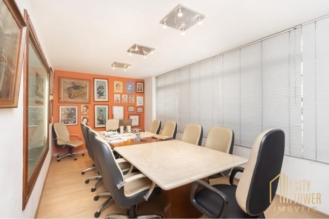 Sala Comercial à Venda, 202 m² em Cerqueira César - São Paulo