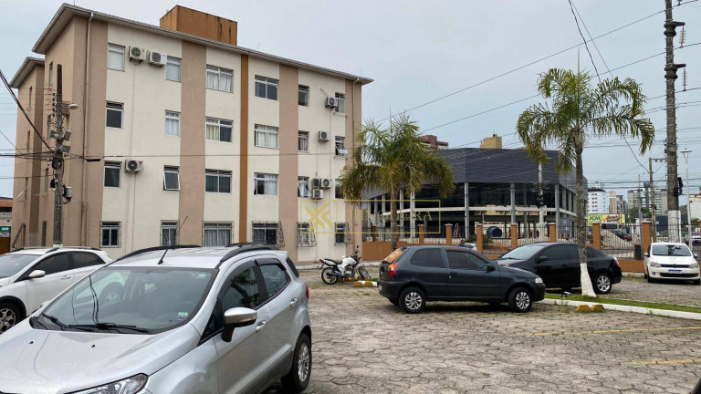 Apartamento com 3 Quartos à Venda, 50 m² em Barreiros - São José