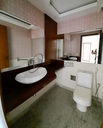 Imagem Imóvel com 4 Quartos à Venda, 150 m² em Icaraí - Niterói Imagem Imóvel com 4 Quartos à Venda, 150 m² em Icaraí - Niterói
