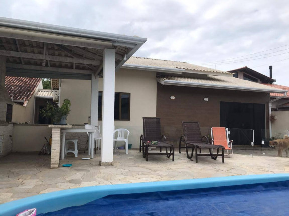 Casa com 3 Quartos à Venda, 300 m² em Balneário Perequê - Porto Belo