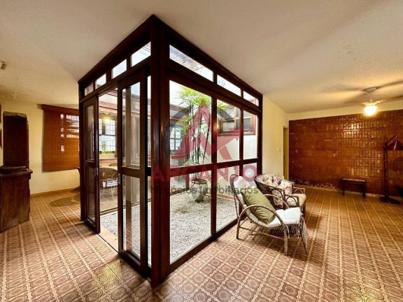 Casa com 4 Quartos à Venda, 277 m² em Centro - Ubatuba