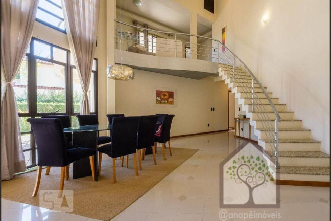 Imagem Casa com 5 Quartos à Venda, 330 m² em Itacorubi - Florianópolis Imagem Casa com 5 Quartos à Venda, 330 m² em Itacorubi - Florianópolis