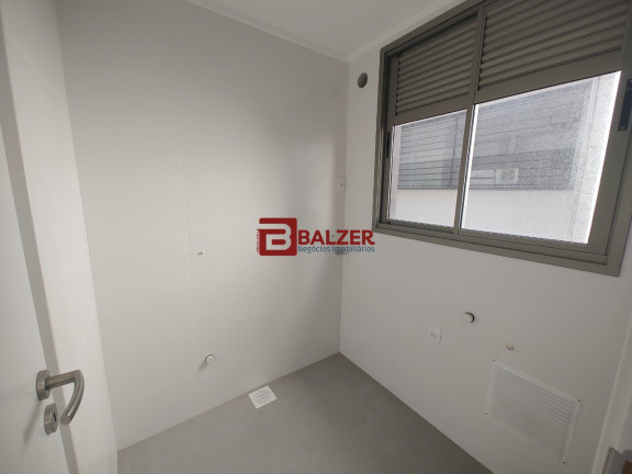 Imagem Apartamento com 3 Quartos à Venda, 132 m² em Centro - Florianópolis Imagem Apartamento com 3 Quartos à Venda, 132 m² em Centro - Florianópolis
