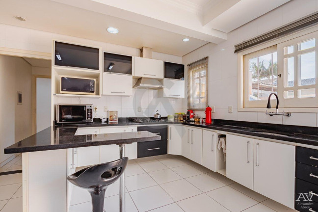 Imagem Casa com 4 Quartos à Venda, 194 m² em Moinhos De Vento - Canoas