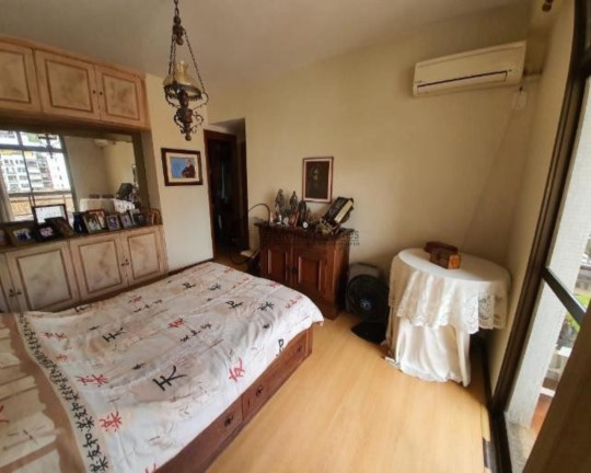 Imagem Imóvel com 3 Quartos à Venda, 180 m² em Icaraí - Niterói Imagem Imóvel com 3 Quartos à Venda, 180 m² em Icaraí - Niterói