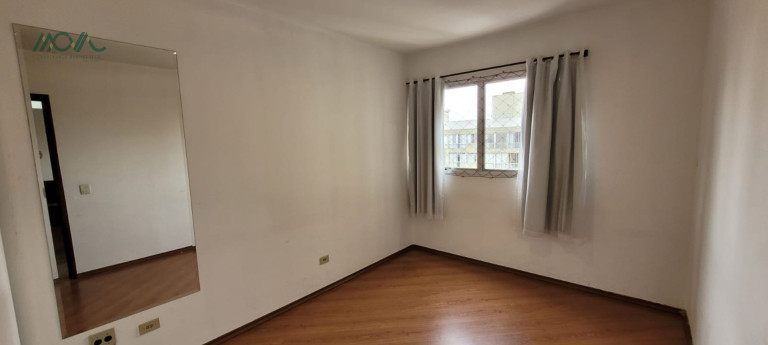Imagem Imóvel com 1 Quarto para Alugar, 50 m² em Centro - Curitiba Imagem Imóvel com 1 Quarto para Alugar, 50 m² em Centro - Curitiba