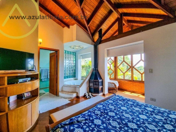 Imagem Casa com 3 Quartos à Venda, 330 m² em Região Serra Da Cantareira - Mairiporã Imagem Casa com 3 Quartos à Venda, 330 m² em Região Serra Da Cantareira - Mairiporã