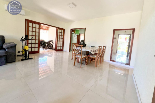 Imagem Casa com 3 Quartos à Venda, 170 m² em Ingleses Norte - Florianópolis Imagem Casa com 3 Quartos à Venda, 170 m² em Ingleses Norte - Florianópolis