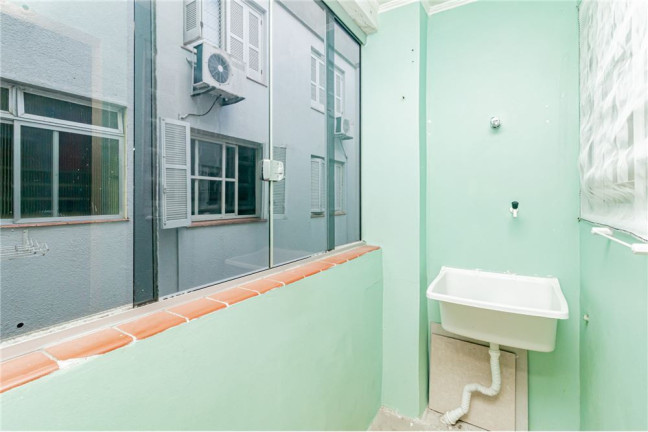 Imagem Imóvel com 2 Quartos à Venda,  em Menino Deus - Porto Alegre