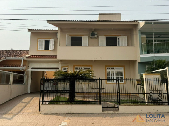 Imagem Casa com 5 Quartos à Venda, 220 m² em Balneário Estreito - Florianópolis Imagem Casa com 5 Quartos à Venda, 220 m² em Balneário Estreito - Florianópolis